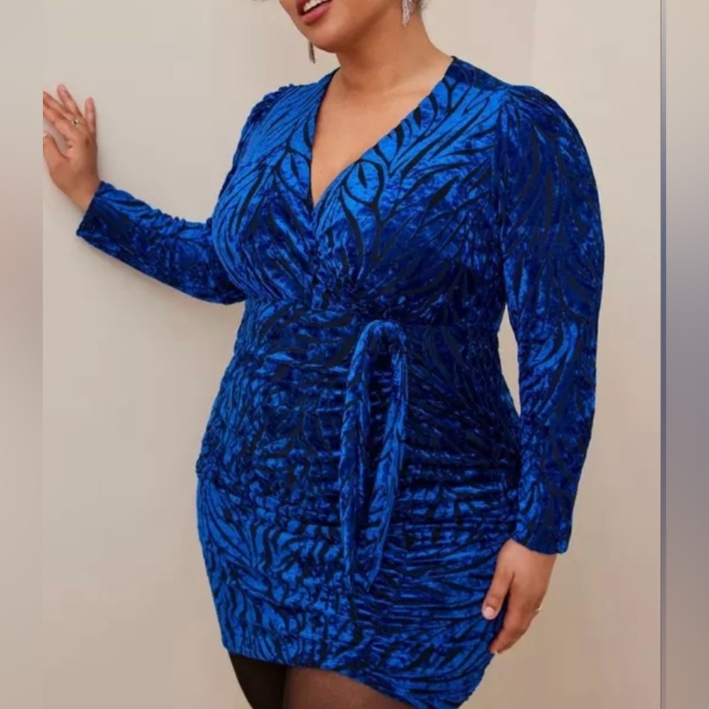 Torrid Velvet Faux Wrap Dress 3X (22)